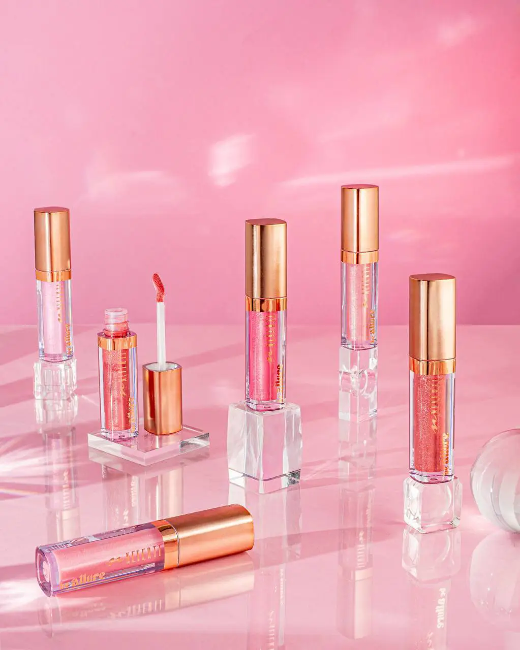Блеск для губ Neverti Shine Lipgloss